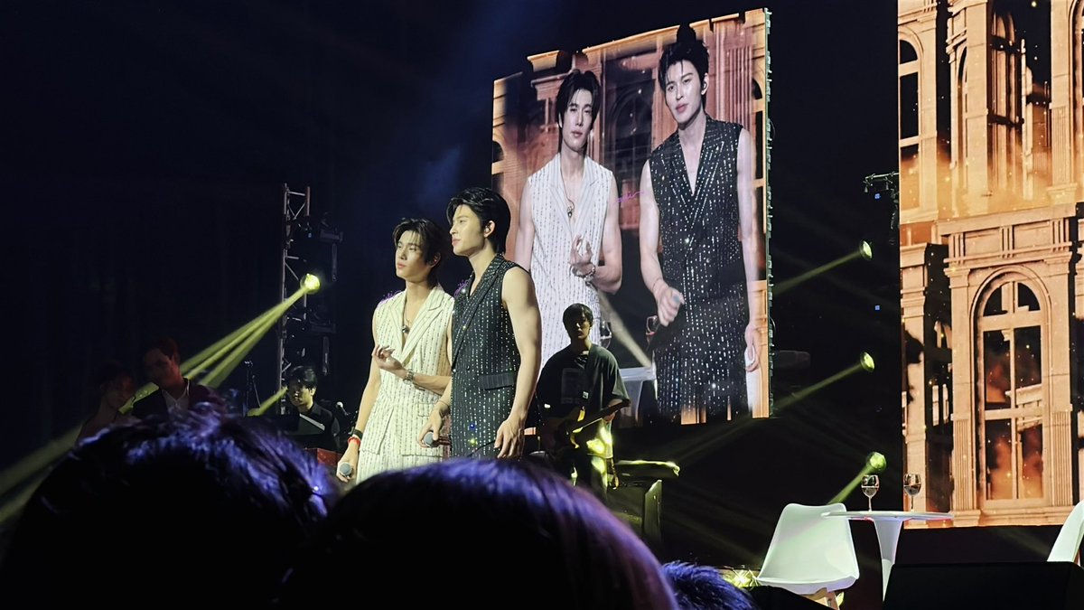 ____AiLi's tweet photo. @phuwintang @ppnaravit Captured moments during #PondPhuwinRendezvousFanconinManila 

@ppnaravit @phuwintang 

📸 by me https://t.co/noFAhQvbX8