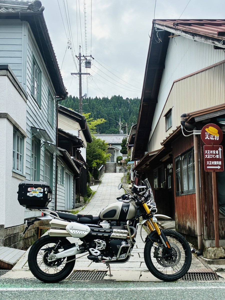 ep3_ebisimple's tweet photo. 早朝バイク気持ちいいー！
山岡で折り返すつもりが岩村まできてしまった…w https://t.co/TFid8w19HD