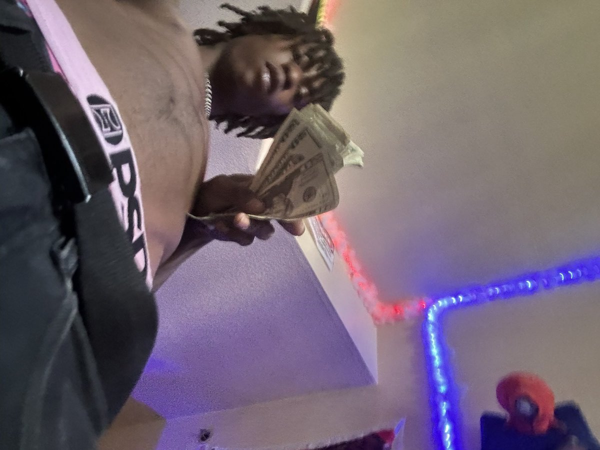 ItsZxylo's tweet photo. Open Up For Daddy🤤🫶🏾🥴💸💜 https://t.co/eoBGAegeuE