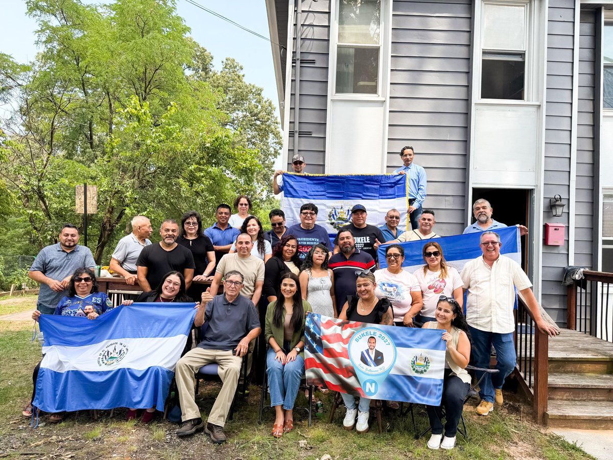 AlexiaRivasG1's tweet photo. Lo tenemos claro 🇸🇻

Nayib Bukele 2027-2033🇸🇻 https://t.co/fzFWaXBMWJ