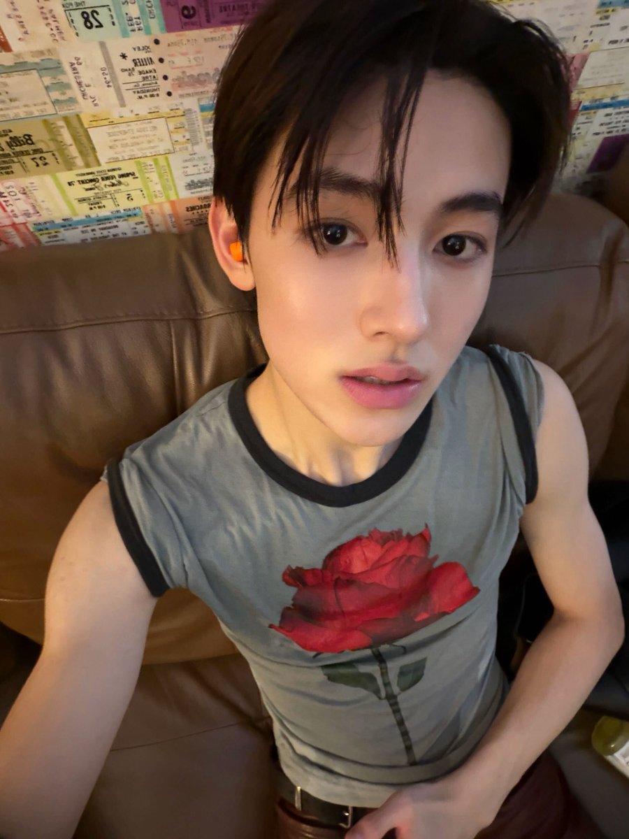 eomnimistic's tweet photo. good morning, may motivation na agad para sa online class 💞 https://t.co/mwM46Z1nTA
