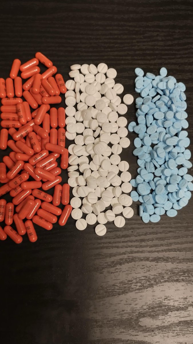memetkoichi's tweet photo. My red, white and blues 🇺🇸

80ish x 100mg Lyrica ❤️ 120 x 2mg Klonopin 🤍 and 180 x 0.25mg halcion 🩵 I hope everyone had a chill 4th! 🫠🤘 #coketwt #oxytwt #drugtwt https://t.co/UNxWLOsbNB