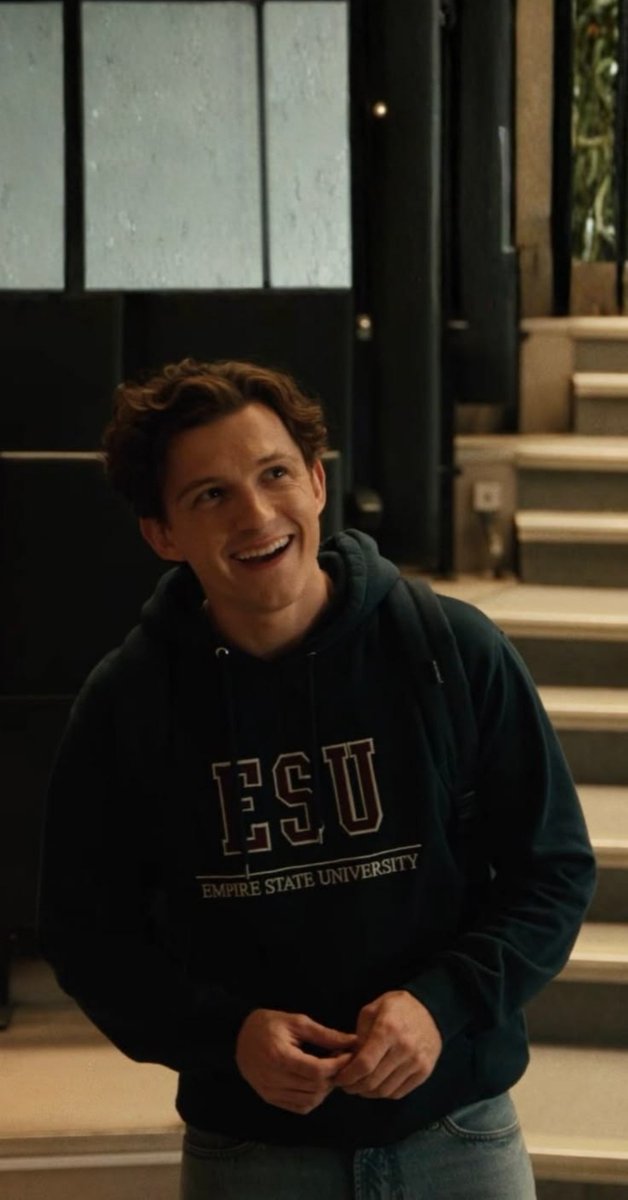 J0HNSTORM's tweet photo. Oi, Babe. 
Eu sei que as coisas estão estranhas agora, mas... Eu acho que você tem noção do quanto eu te amo. Peter, nossa relação começou com caos e ainda sim conseguimos transformar em uma história linda e cheia de emoções, e eu espero que os seus melhores sorrisos,  (...) https://t.co/UybeiUERFd
