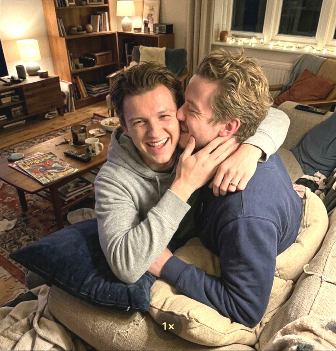 J0HNSTORM's tweet photo. Oi, Babe. 
Eu sei que as coisas estão estranhas agora, mas... Eu acho que você tem noção do quanto eu te amo. Peter, nossa relação começou com caos e ainda sim conseguimos transformar em uma história linda e cheia de emoções, e eu espero que os seus melhores sorrisos,  (...) https://t.co/UybeiUERFd