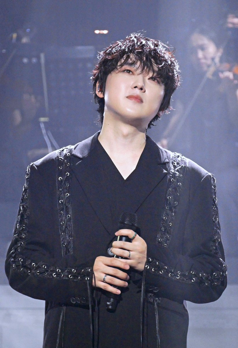 pitter_patter38's tweet photo. 당장 선녀 날개옷 숨겨야대( ᵒ̴̶̷̥́ ·̫ ᵒ̴̶̷̣̥̀ ) https://t.co/mFYGO5OIdR