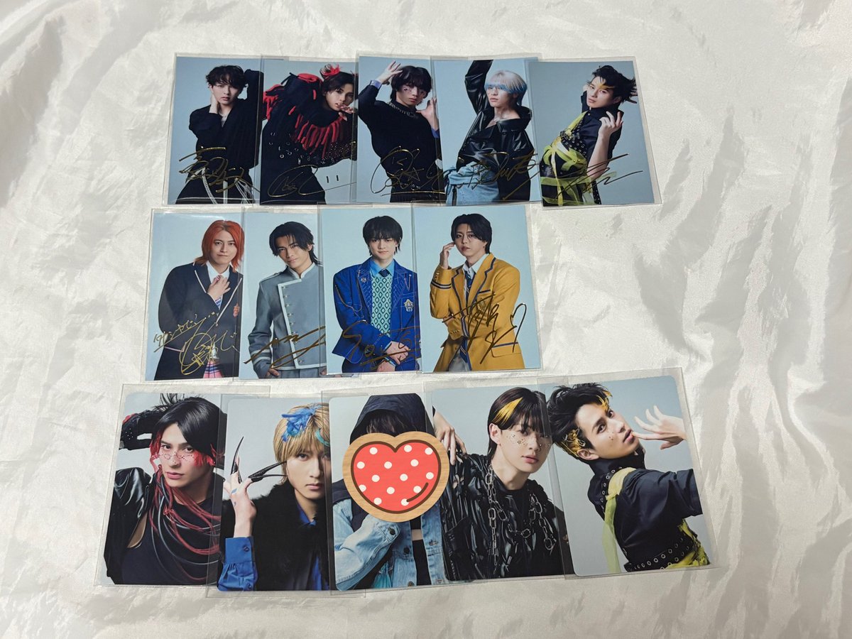 SbD3A1bkbumDlGG's tweet photo. EBiDAN エビダン Yes!東京 CD トレカ 店舗別特典 タワレコ HMV 交換

【譲】画像参照

【求】同種田中洸希

吉田は条件の良い方

能力姿を探している為制服は能力姿が見つかり次第となります。

15日エビライお手渡し可能

お気軽にお声掛け下さい。 https://t.co/32UMdvIfry