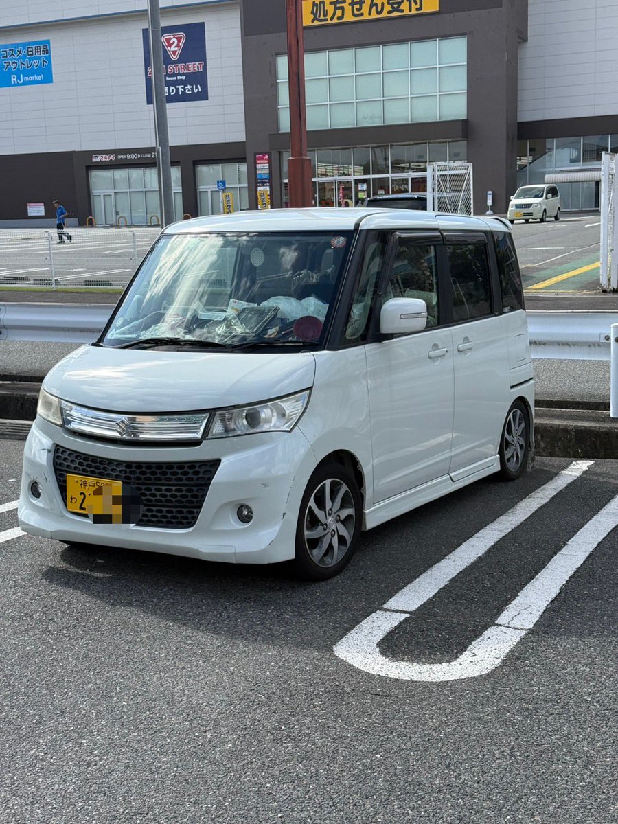 Costcar_'s tweet photo. レンタカーをこんな使い方すんなよ。 https://t.co/KtEPzxEwy8