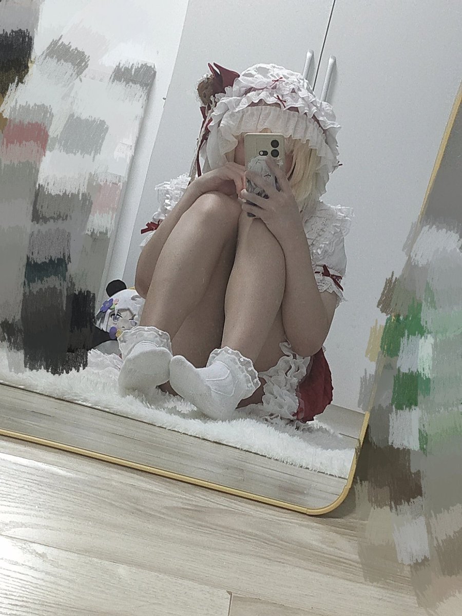 Teereer999's tweet photo. 芙兰朵露脚香香喵！？
#芙兰朵露 #东方project #车万 #男娘 https://t.co/nEF7fovfbB