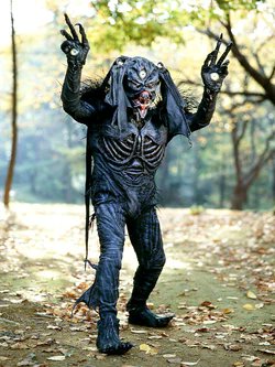 KlonoaPrime's tweet photo. if we're being realistic, Showa Venom would either be the black suit with a rubber mask or something right out of Kamen Rider ZO https://t.co/mEREHdwStz