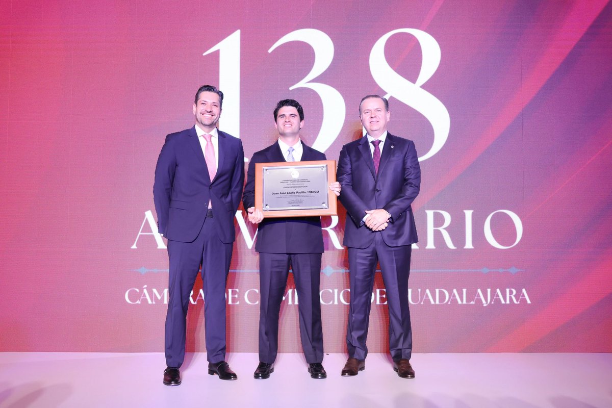 PresidenteCCGdl's tweet photo. Las grandes ideas se convierten en grandes historias cuando se acompañan de visión, disciplina y perseverancia.

Ser joven es sinónimo de grandes oportunidades: de innovar, emprender y transformar nuestro entorno. https://t.co/r8MqepFaVe