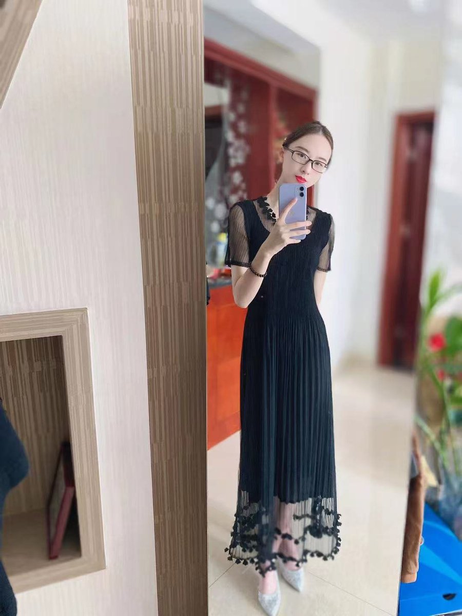 scheming_77's tweet photo. 会不会有人喜欢我的烈焰红唇 https://t.co/ux7LWR2OHV