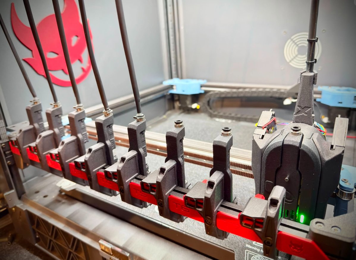 Sovol3d's tweet photo. 8 nozzles on one SV08. Spacers already up for a 9th. Why stop? 😏
Mod it. Share it. That's open source.
#SV08 #OpenSource #SovolCommunity https://t.co/Nspw3jKcdv