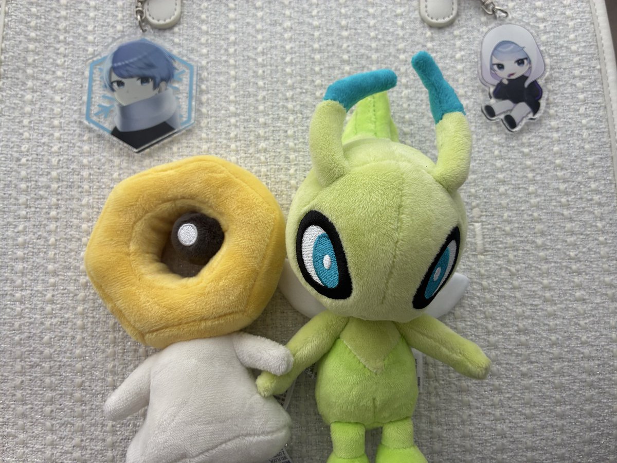 mo_ri_ma7's tweet photo. やばい遅刻だー💦
推しポケの可愛い可愛いメルタンとセレビィ連れて行きます🥰
前回はひよりにひよってあんまりみんなとお話できなかったから、今回は色んな人とお話ししたい…！！ https://t.co/Uk58XUANOt