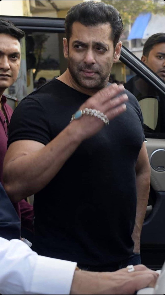 MufaddalAtif's tweet photo. Same actor btw….

          In Reel :                         In reality : https://t.co/eagSvnQ2NV