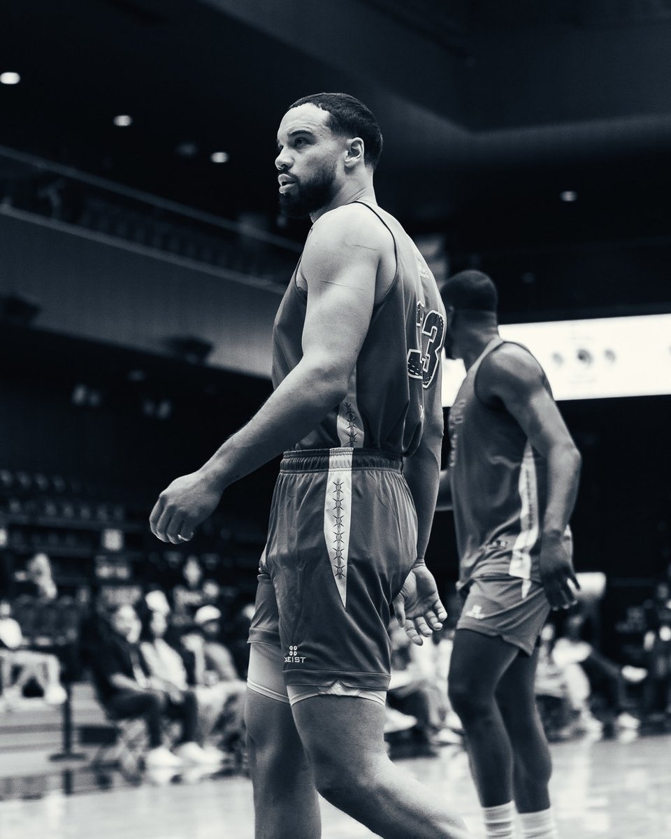 905shooter's tweet photo. 2026 Rec In Da 6 Pro-Am game featuring a marquee matchup between Canadians @dillonbrooks24 &amp; @ItsAJLawson at the UofT Goldring gym. Special thank you to Elevate Others! #905shooter https://t.co/K5gp9hT7PK