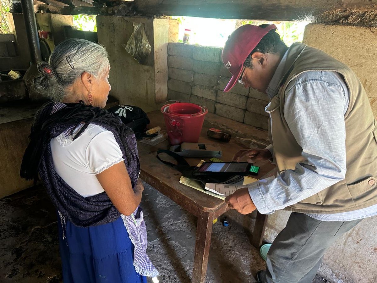 arturomedinap's tweet photo. Garantizar y ampliar el acceso a los servicios de slaud, la educación, los servicios básicos y los programas de bienestar es una prioridad del Plan Maestro para la Montaña Alta y Baja de #Guerrero.

Con el liderazgo de la presidenta @Claudiashein y la coordinación de la secretaria de @SEGOB_mx, @rosaicela_, las dependencias del @GobiernoMX colaboran con autoridades estatales para restituir derechos, mejorar las condiciones de vida y consolidar la paz.