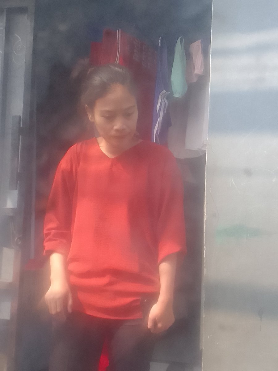 brazagan99's tweet photo. Muttia pake baju merah.. https://t.co/7DIr6hW45g