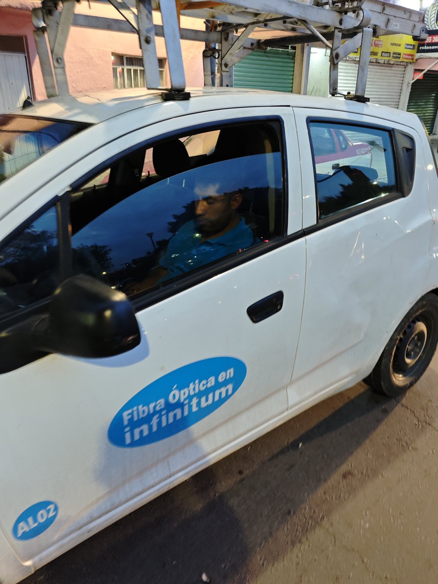 amt_diceint's tweet photo. Trabajador de Telmex en estado de ebriedad ataca a taxista y personas que están en la calle, abandona auto y se da a la fuga
@TELMEXSoluciona https://t.co/GcSwKsEht7
