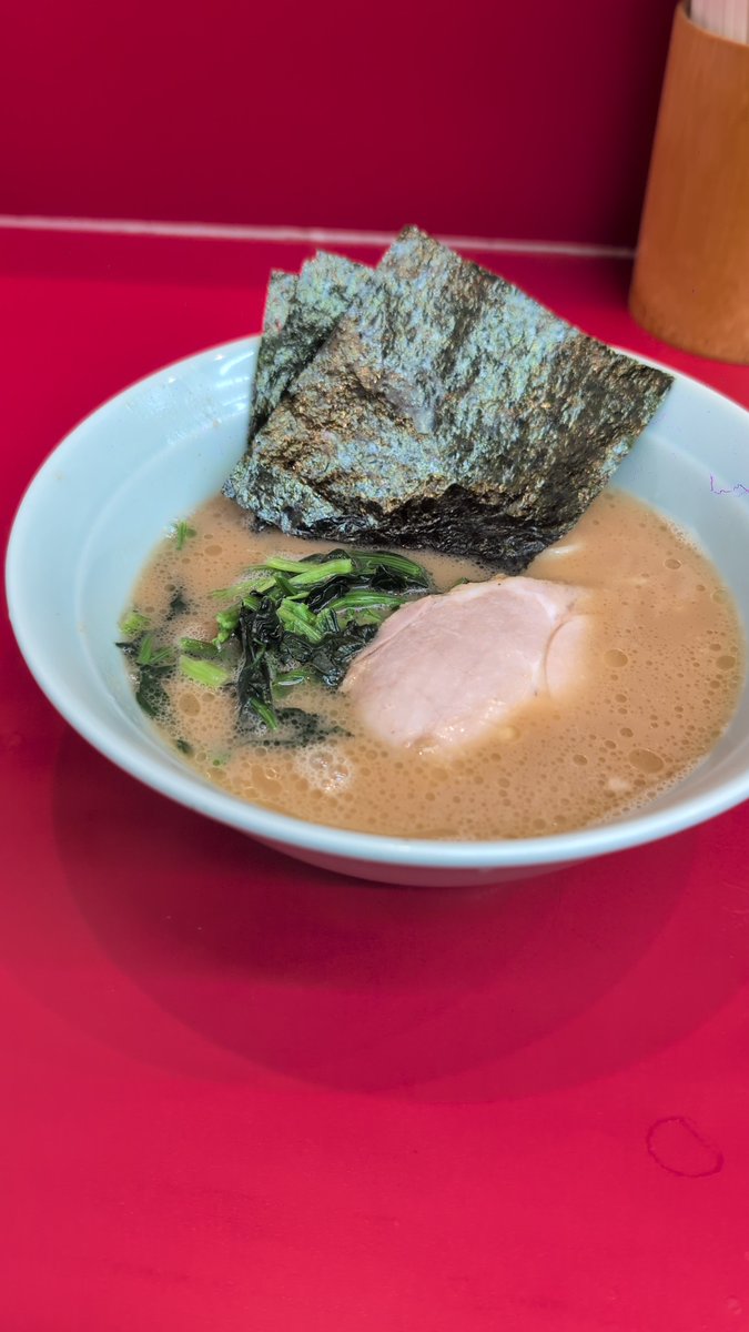 torakichi224's tweet photo. 武蔵家　大井町
飲んだあとの半ラーメンうまい。
#家系ラーメン https://t.co/sWZQFY2oF6