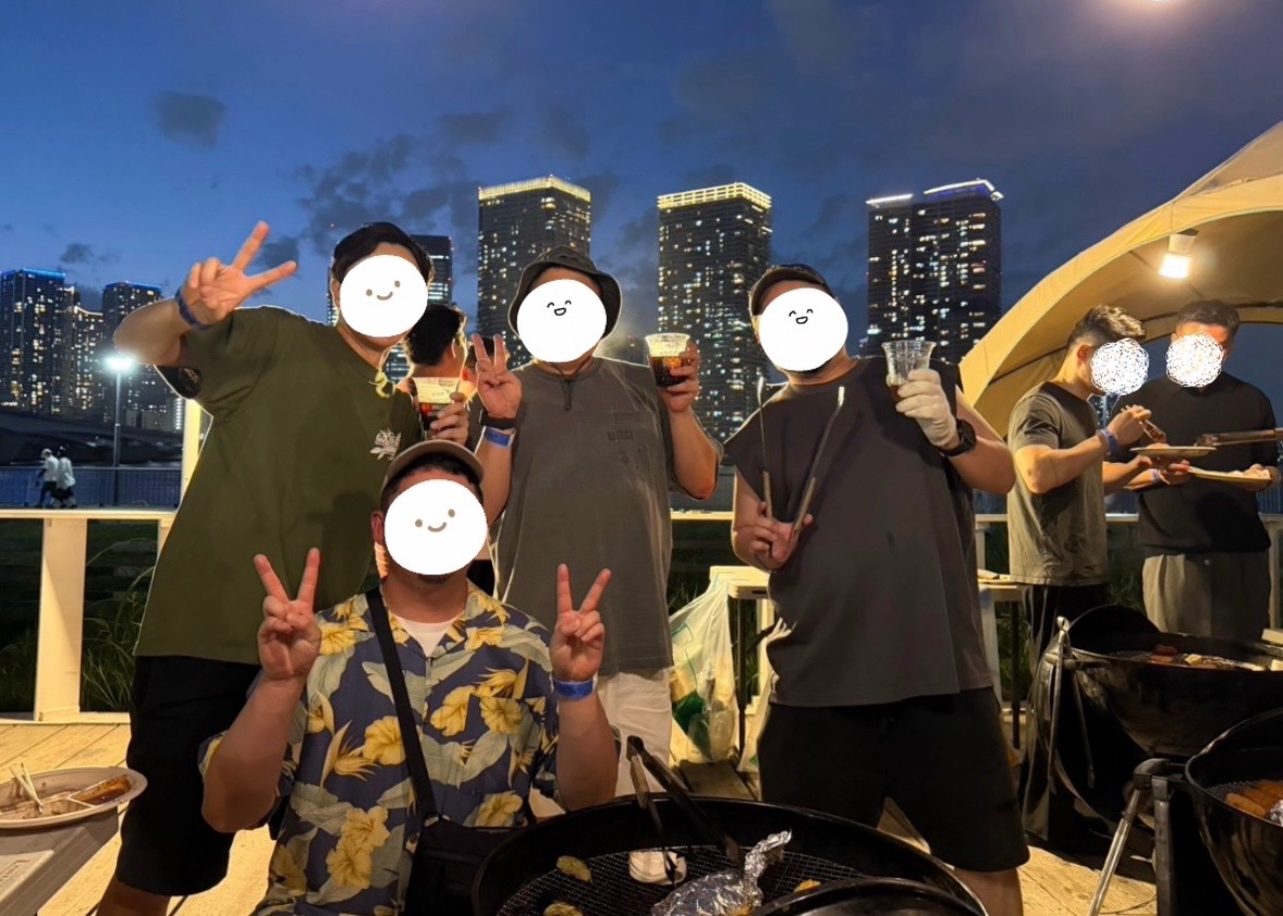 risonare_sb's tweet photo. 【第4回に向けて👊】
決起会という名のBBQ🍖イベントでした！

当団団長の誕生日も近かったこともあり、
ケーキプレートならぬ、
バーベキュープレートでお祝いしました🍰

暑さも気にせずメンバーそれぞれに楽しんでいて、
演奏会に向けて士気が高まりました❤️‍🔥❤️‍🔥

（イベント担当に感謝です🙇‍♂️） https://t.co/CEAgnIS82v