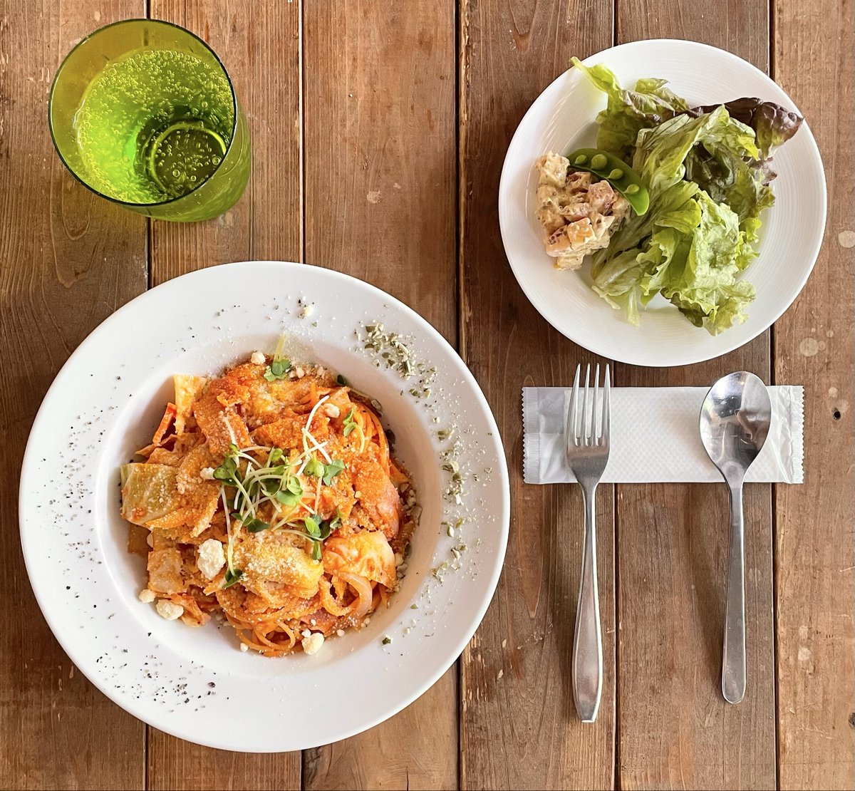 lohascafeariake's tweet photo. おはようございます
本日のランチ
To day's B
「欧風豚こまカリー」
To day's C
「ベーコンと夏野菜のトマトパスタ」
です
本日も何卒よろしくお願い致します!
#ロハスカフェ
#有明カフェ
#LOHAS https://t.co/MmMyE35Dre
