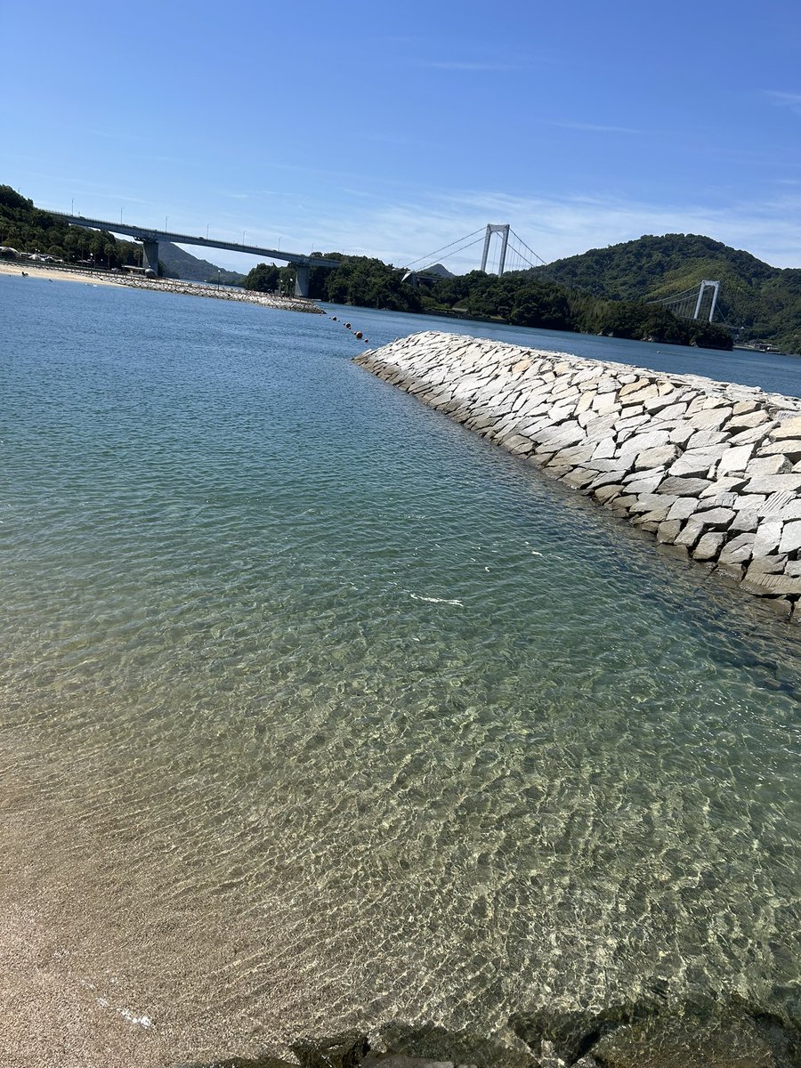 Ensisleve's tweet photo. 瀬戸内海が綺麗すぎる https://t.co/K0xS6mjU0u