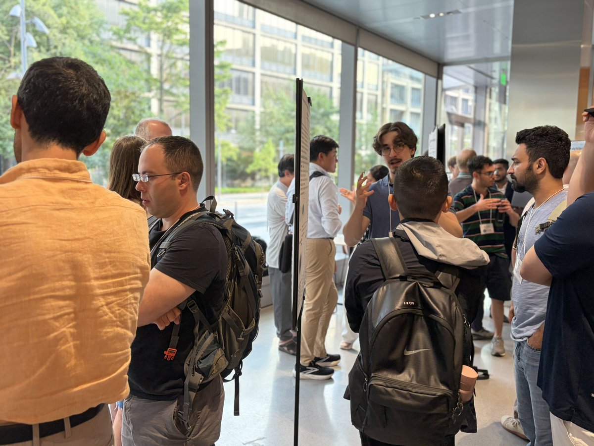 iaifi_news's tweet photo. We closed out Day 1 of the #IAIFISummerWorkshop with a poster session and reception! https://t.co/gZyUWyqr1q