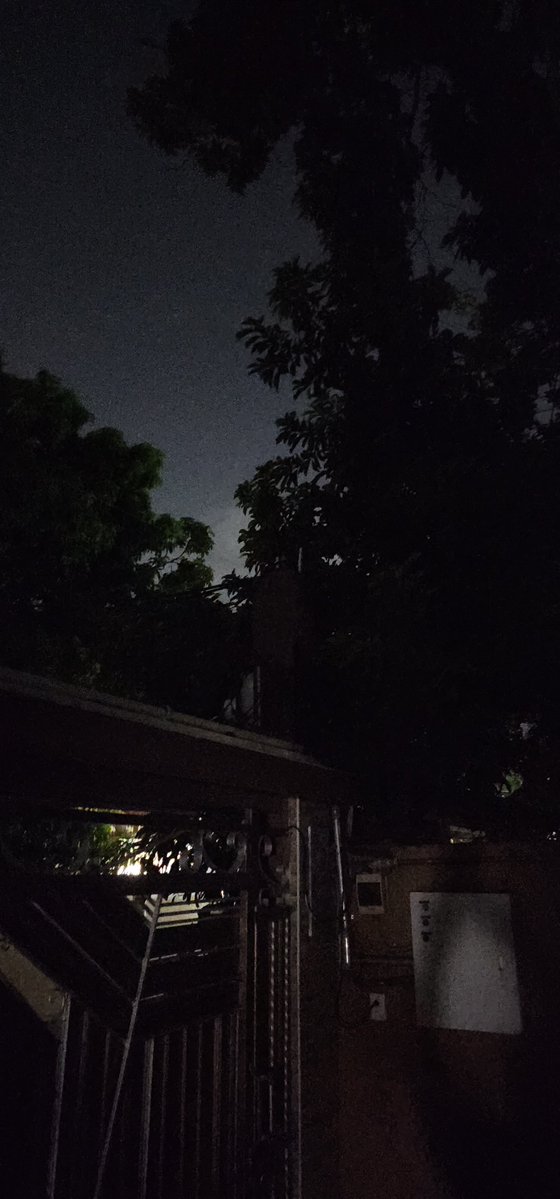 Autodidacta07's tweet photo. Atencion @SegElectricoRD @ProConsumidorRD @protecomgobrd @PresidenciaRD Luego de 9 días sin servicio, hoy volvemos a la misma historia otra vez, sin servicio desde las 9:am y hoy nuevamente somos víctima de la negligencia de @EdeesteRD, la paciencia se nos agota!! https://t.co/hfBOmxzJ9c