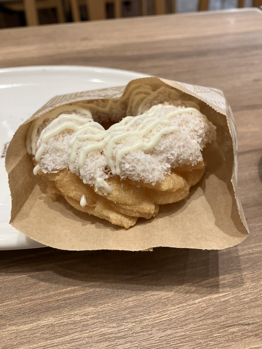 99Marumari's tweet photo. ミセス１２時からだった🤣
ココナツホワイトフレンチおいしいからいいけどさ https://t.co/dY5TX2JDZI