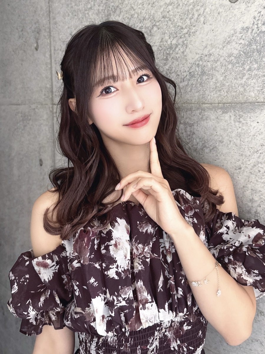 kanisawa_moeko's tweet photo. 🦋°. https://t.co/Hf029Iq0h9