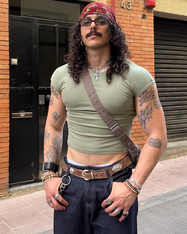 _Apari1's tweet photo. Is he your type ? https://t.co/OREwXEIsiN