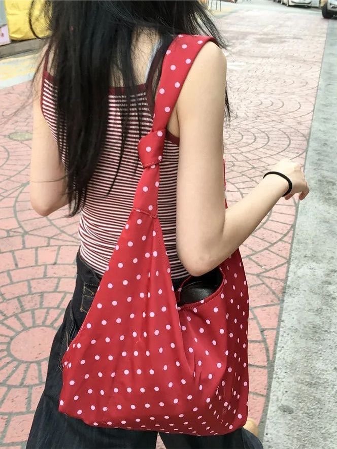 ___MONOMEDIA's tweet photo. 水玉×バッグ 可愛すぎない…？ https://t.co/kkqOeCUJ9Z