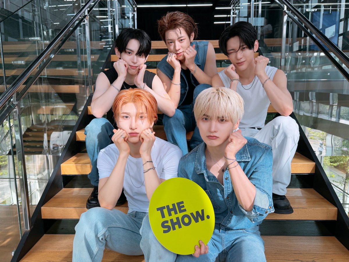 theshow_offcl's tweet photo. 뎅이들. #NOWZ 가 
이를 갂고🙄❓이를...🦷 닦고(?)
아니🙅🏻🚨 이를 갈고🤣💦
네(yes)｡ 이도 닦고🦷🪥 이도 갈고😬💢
열심히 준비한 #Achilles 무대는
하루 중 가장 노릇노릇한 시간대인 오후 6시‼
#더쇼 에서 보는 게 가장 아름답다고 합니다😻
비주얼, 실력, 퍼포먼스 전부 갖춘 #나우즈 
그대들이 더쇼의 Achilles Boy다...⭐⭐

@CUBE_NOWZ