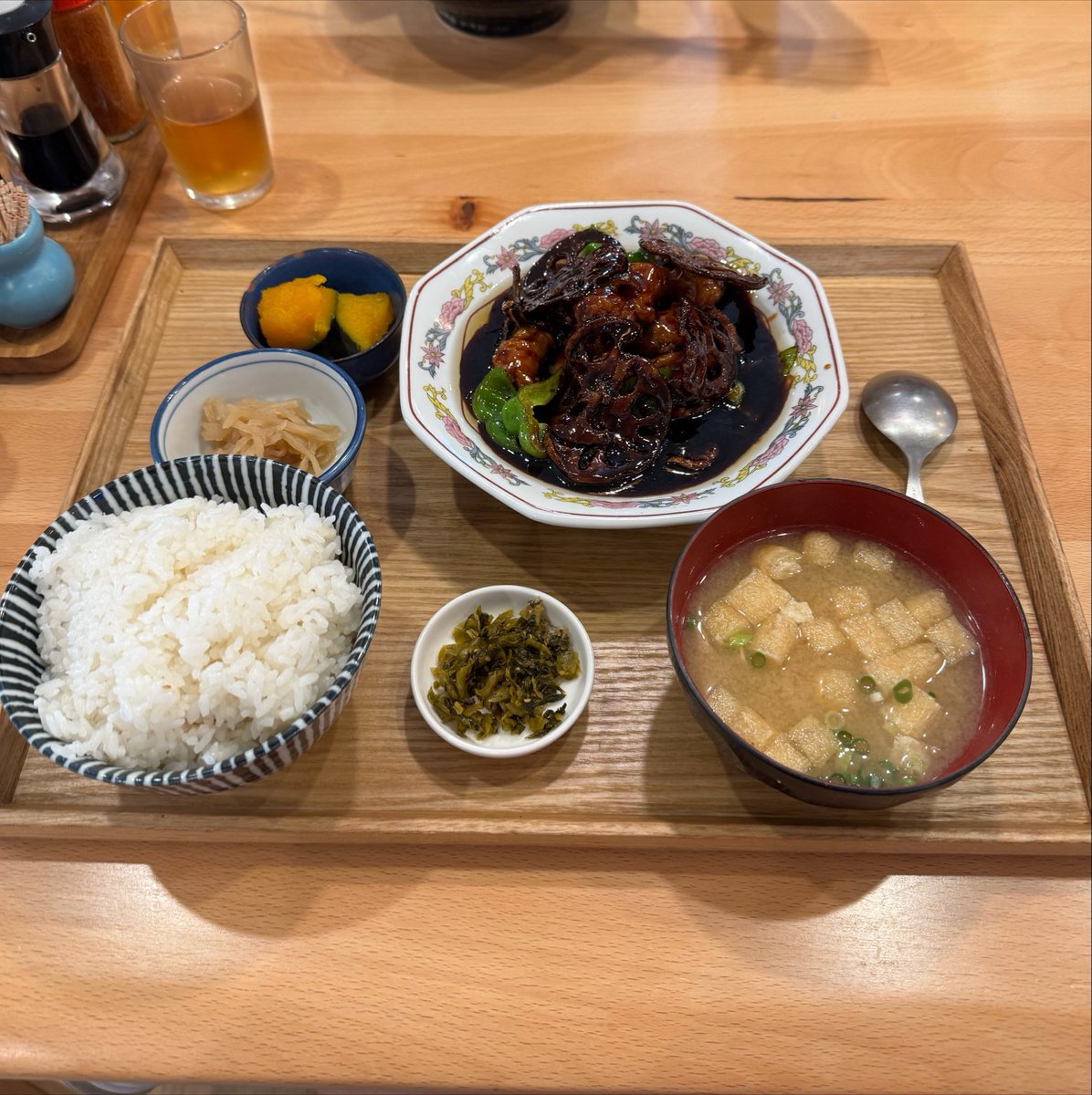 NoragonQuest's tweet photo. 🍱向山食堂🍜 https://t.co/6HXTOxtjh7