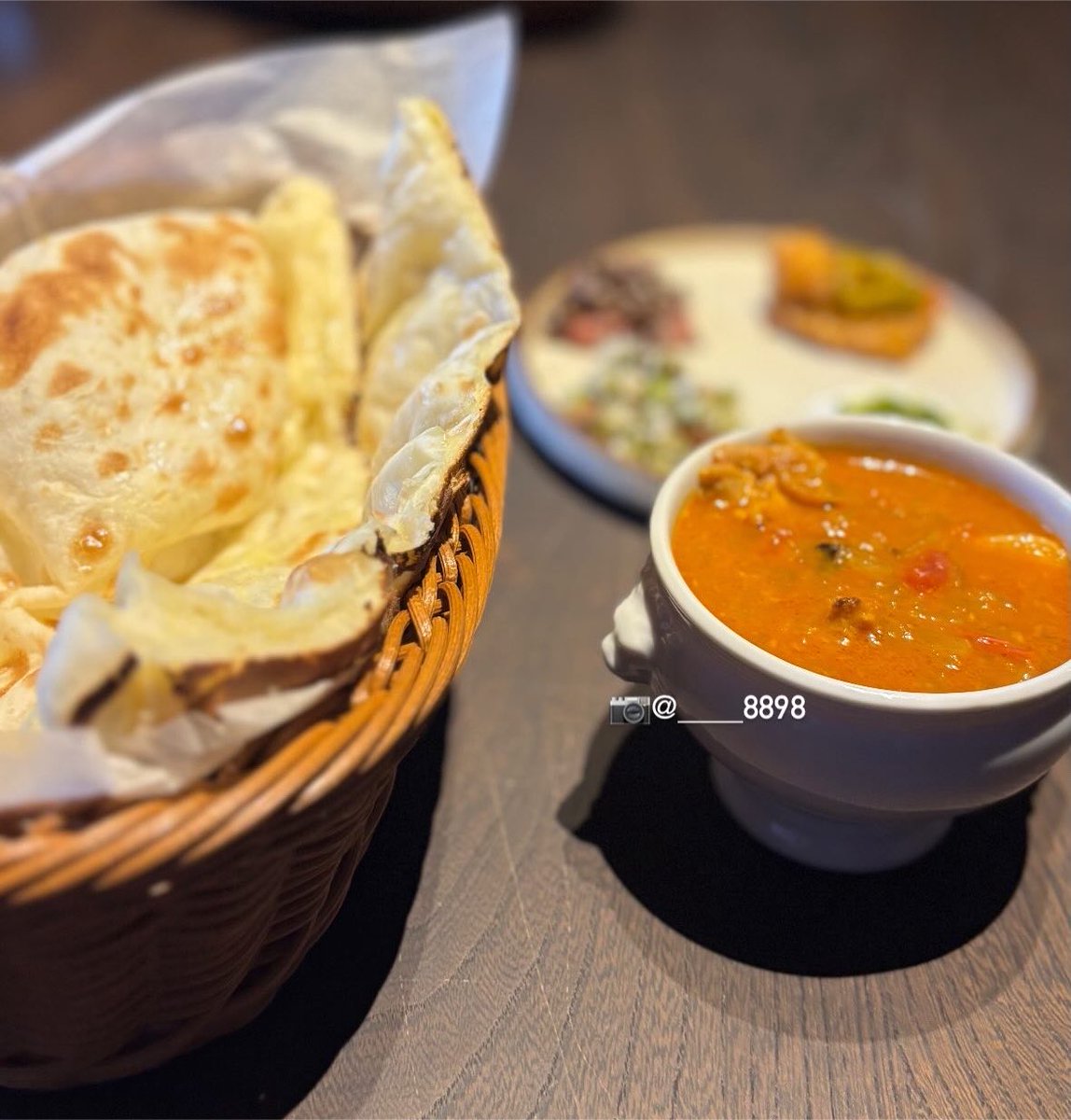 ____8898nd's tweet photo. 📍Tandoori &amp; Curry aBu（京都•丸太町）

本格的なインド料理で（あんまり日本にデフォルメされてない‼️）すごくおいしかった🍛
4種の副菜がこれまた美味しくて、また必ずリピしたい💛

#8898_2026グルメ https://t.co/umd7yKQ0Up