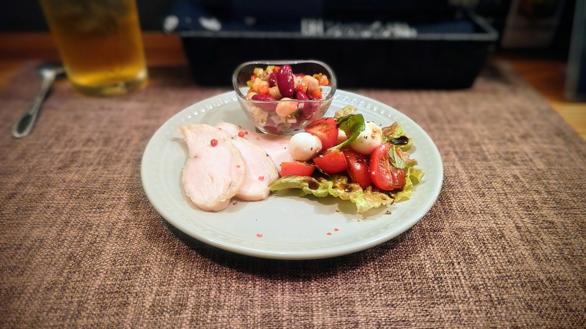 mrchilodren's tweet photo. 東京都 杉並区 高円寺北２丁目
『kitchen &amp; BAR Animare【ｱﾆﾏｰﾚ】』

◎ 本日のオススメ
🍱 おまかせ前菜盛合せ
🥗 夏を感じるフレッシュ野菜のサラダ

飲食店スタッフが仕事終わりに食事ができるお店。

詳細はInstagram
https://t.co/IJ87LckEPX

#高円寺グルメ #Animare #深夜営業
#深夜洋食店 https://t.co/RenKxeKPzZ