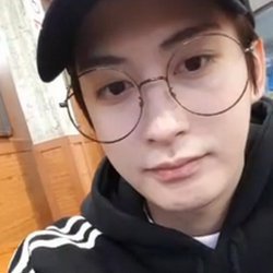JAS_qTwTp's tweet photo. #Jaehyo #blockb lowkey vid that i want to keep a thread🧵 https://t.co/nQKdlMhdsb