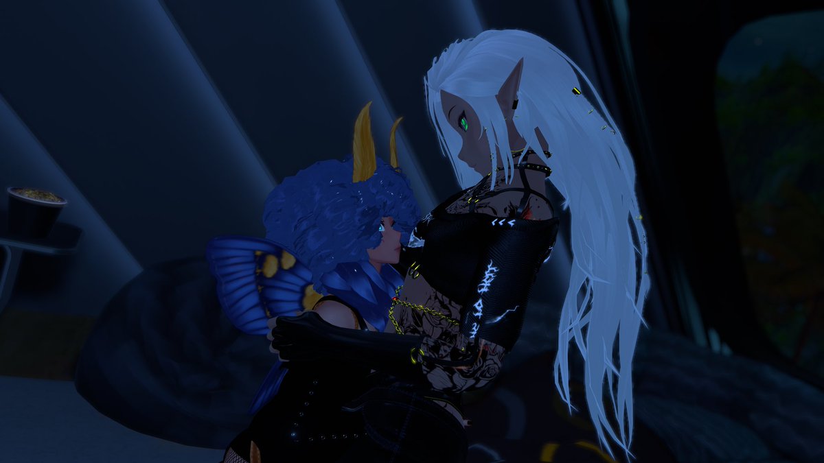 PineLewd tweet picture