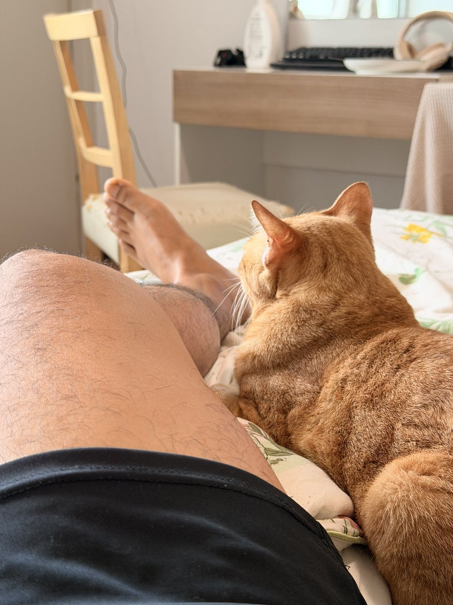 Bond42899's tweet photo. Day 4 for my ankle pain 🙂 https://t.co/hsZ2DKVXOi