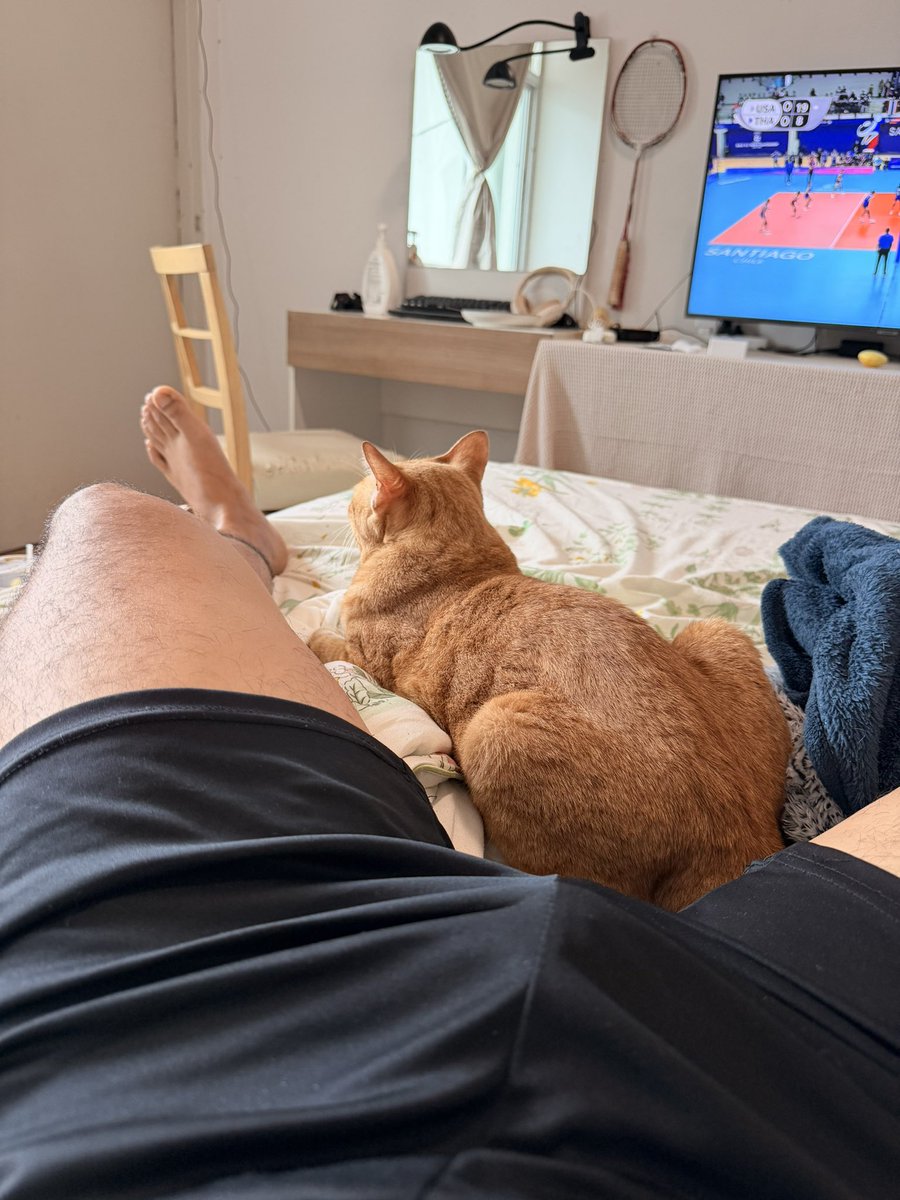 Bond42899's tweet photo. Day 4 for my ankle pain 🙂 https://t.co/hsZ2DKVXOi