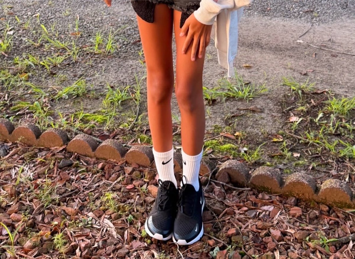 robbbyhj's tweet photo. Godddd legs drive me fucking crazy https://t.co/hI5sAwHn7V