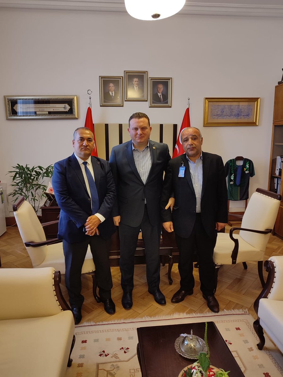 STAJMADURLARID1's tweet photo. Yılların vaadi hala çözüm bekliyor ‼️
Ne söz vermişsek tutarız dediniz‼️
Çıraklık çalışmaktır!!
@RTErdogan
@dbdevletbahceli
@isikhanvedat
@PrfDrFilizKilic
@UlviYonter
@erkanakcay45
@M_Levent_Bulbul
Üç Dönem Vaat Verenleri
#StajyerçıraktaVaktiGelinceUnutmayacak https://t.co/JjiC5hkIDc