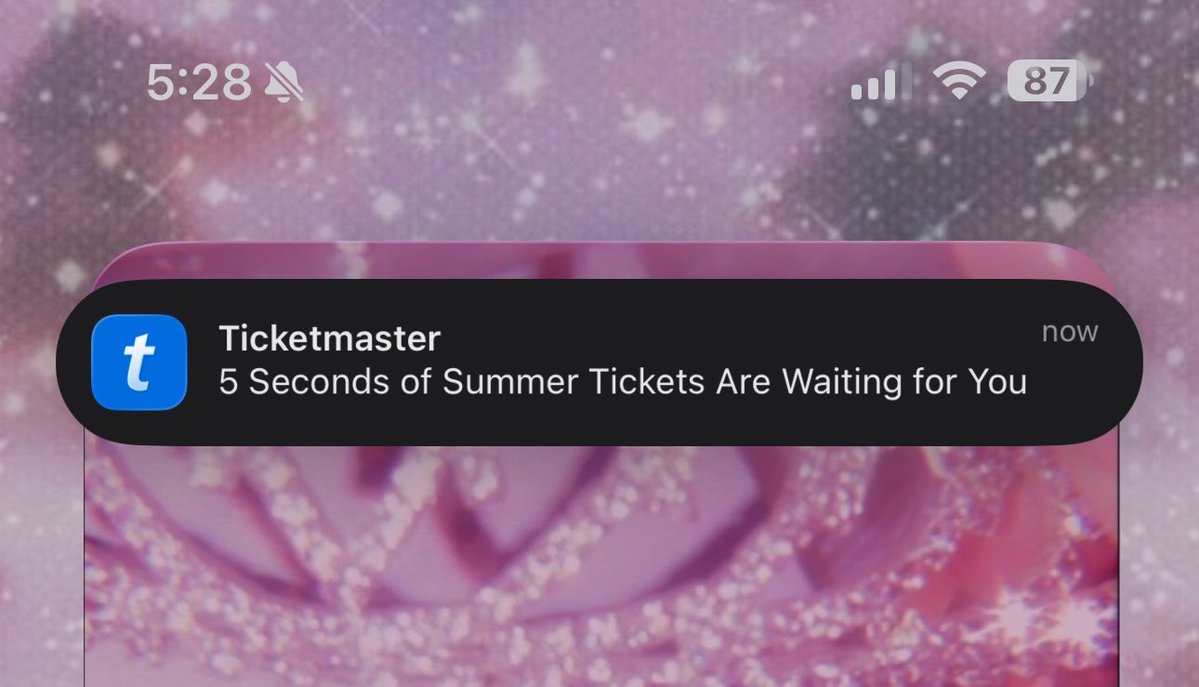 kisscosummer's tweet photo. This notification needs to stop popping up it’s temping me https://t.co/AwtIYfcKCD