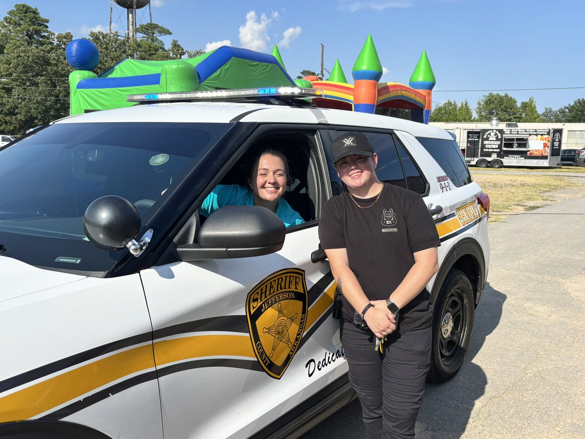 JeffCtySO's tweet photo. The Jefferson County Sheriff’s Office would like to say “THANK YOU” to everyone who came out to Unity Day and joined us for a friendly competition! 😅
From the youngest runners to our fastest adults, each of you brought the energy, the laughs & some serious speed! 🏃🏽♂️💨
#UnityDay https://t.co/7GtE0pDfWj