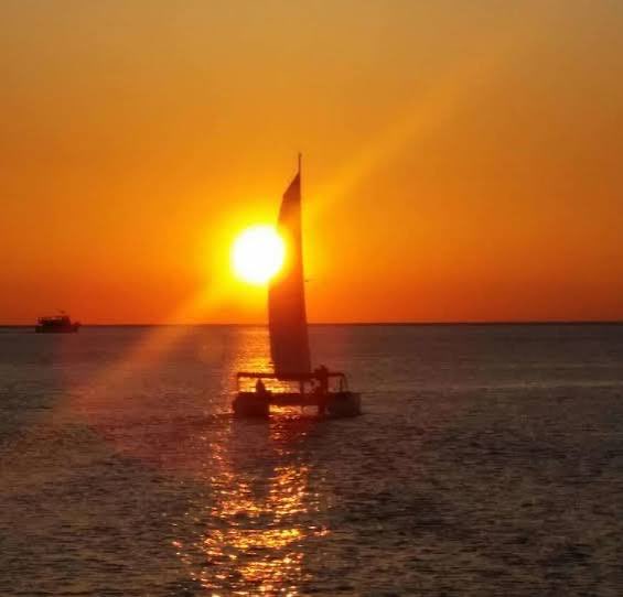 goodhoody's tweet photo. Low level fireball...
...sailing right through it.⛵️ https://t.co/Fc5SJjKcvS