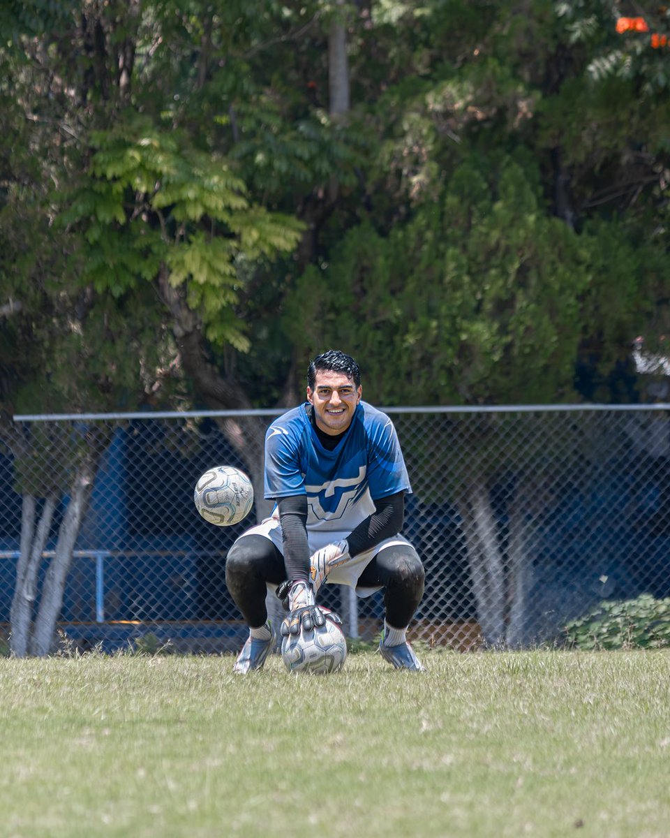 TorosCelayaCD's tweet photo. 📸 | ¡LUNES en CELAYA! 🏟️ entreno de inicio de semana para ir amarrado el cierre de la #PreTEMPORADA 💙
¿Están listos para volver a La Casa de #LosTOROS? 🔥
#CELAYAsomosCAMPEONES 🏆 | #ModoAtlético https://t.co/f4pEmJkGZz