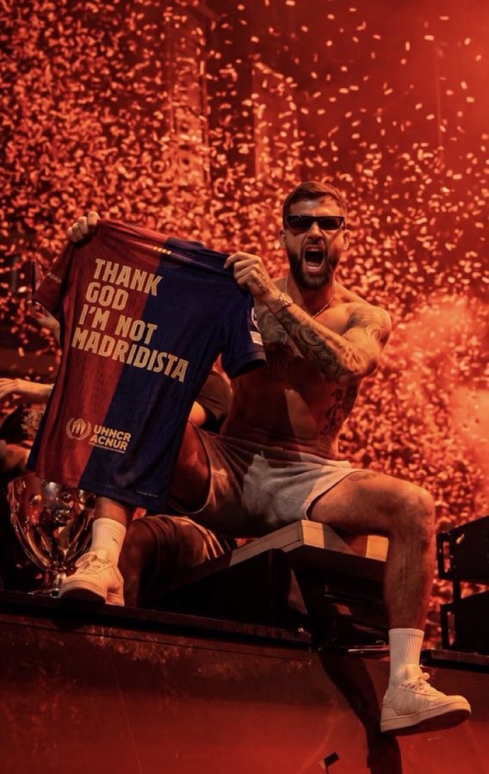 InigoMartinez5's tweet photo. Gracias a Dios somos del Barça.💪🏻💙❤️‍🔥

@SocialSight https://t.co/2lu2b84su7