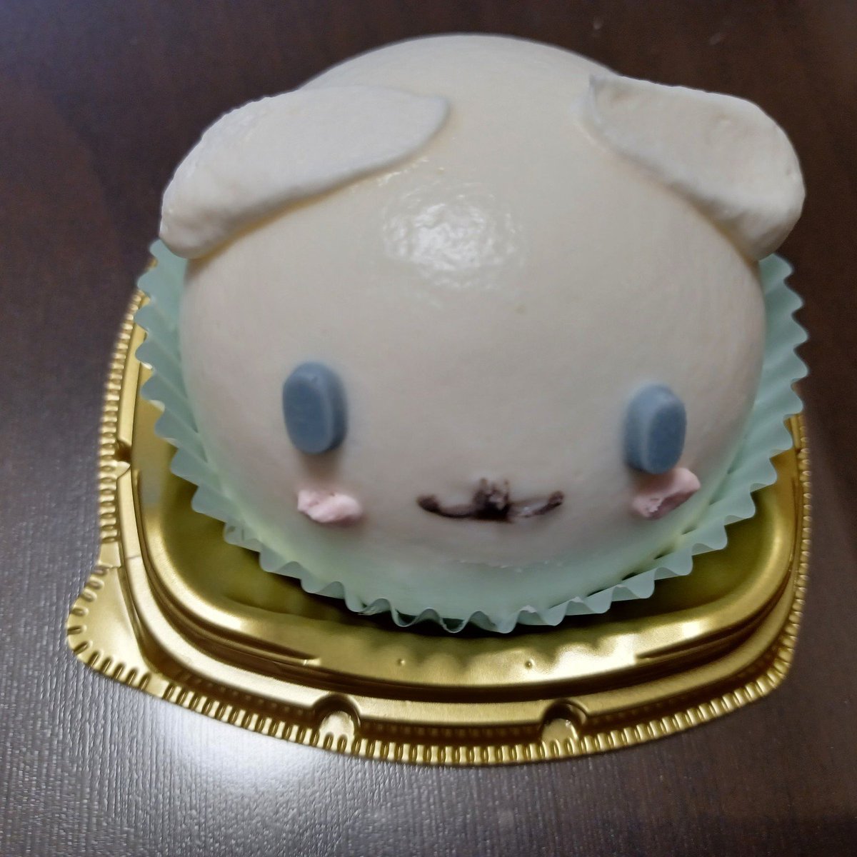 soiodekake's tweet photo. シナモンロールのケーキ🍰可愛くて食べるのもったいない☺️　#シナモンロール　#スイーツ好きさんと繋がりたい https://t.co/AP7Ctqu6NM