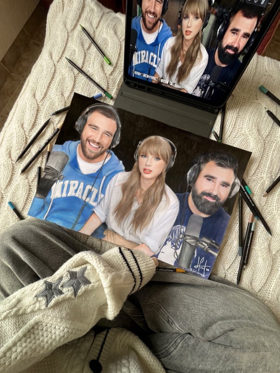 juliforniz's tweet photo. @newheightshow NEW NEWS! @tkelce had a friendship bracelet and a dream, and I have pencils and a dream. It's been a year since this podcast started. Do you think I'm as lucky as him? Can you help me get them to him? 🥹 @JasonKelce @Brandon_Borders @taylorswift13 
#taylorswift https://t.co/iPKUQglunQ