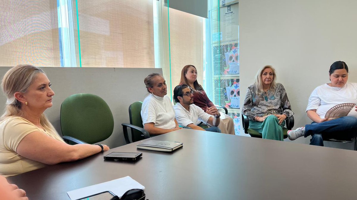 incluzac's tweet photo. 🔹| El día de hoy la titular del Incluzac, Míriam García sostuvo una reunión con trabajadores de contrato, de base sin sindicato y de confianza.

Durante el encuentro, se hizo el anuncio oficial del incremento salarial, gestionado por el Gobernador David Monreal Avila. https://t.co/zaBzfVhYlC